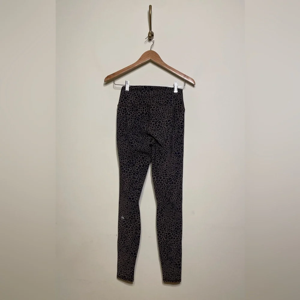 ALO High Waisted Cheetah Animal Print Vapor Leggings